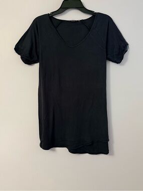Tahari Black V-Neck Short Sleeve Tee